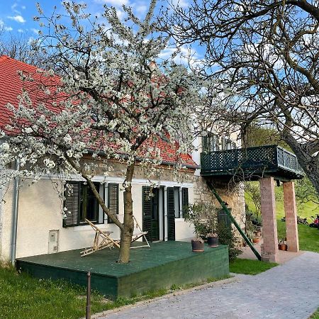 Hostal Sárga Ház Kaptalantoti Exterior foto