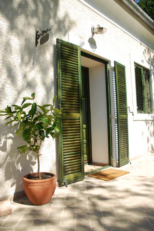 Hostal Sárga Ház Kaptalantoti Exterior foto