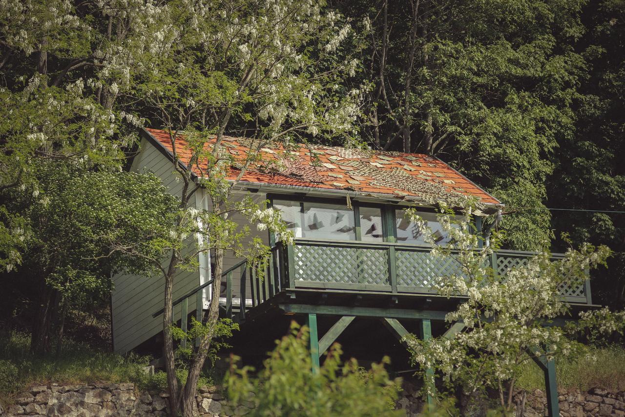 Hostal Sárga Ház Kaptalantoti Exterior foto